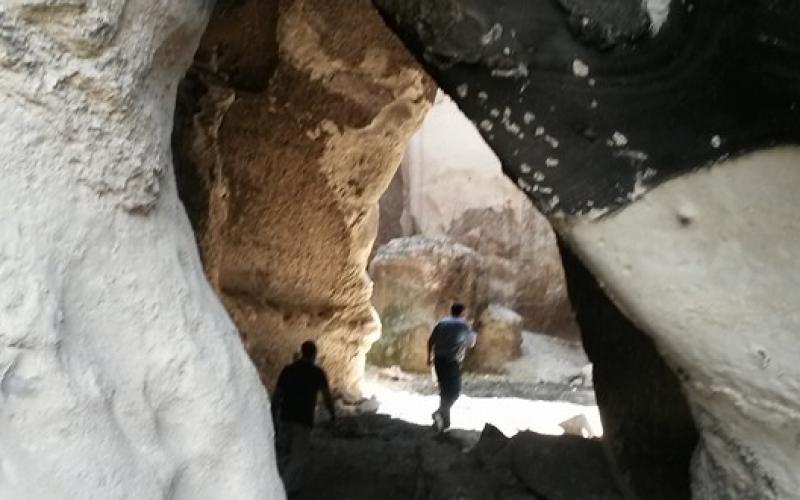 صور : كهوف أثرية في الخليل