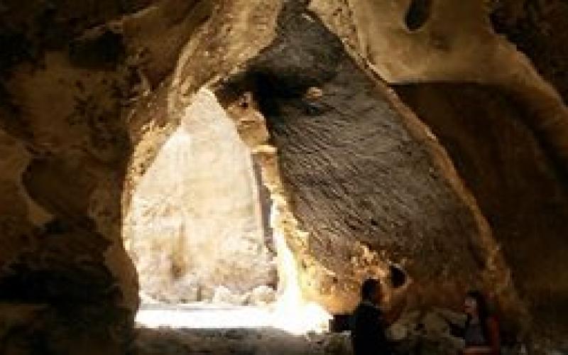 صور : كهوف أثرية في الخليل
