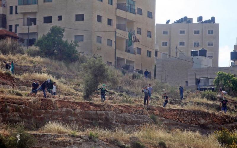صور: مواجهات بين المواطنين والاحتلال برام الله