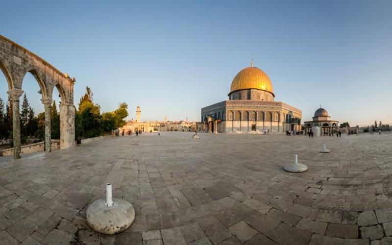 صور: يوم في المسجد الأقصى المبارك