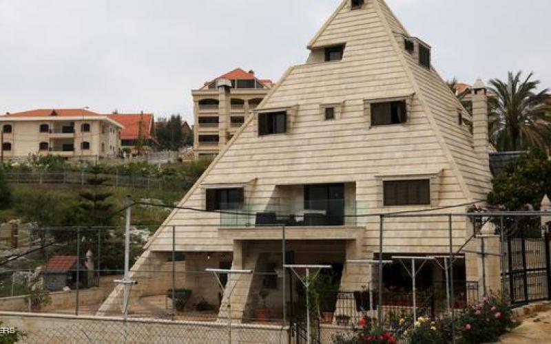 صور:مزيارة.. هندسة معمارية غريبة