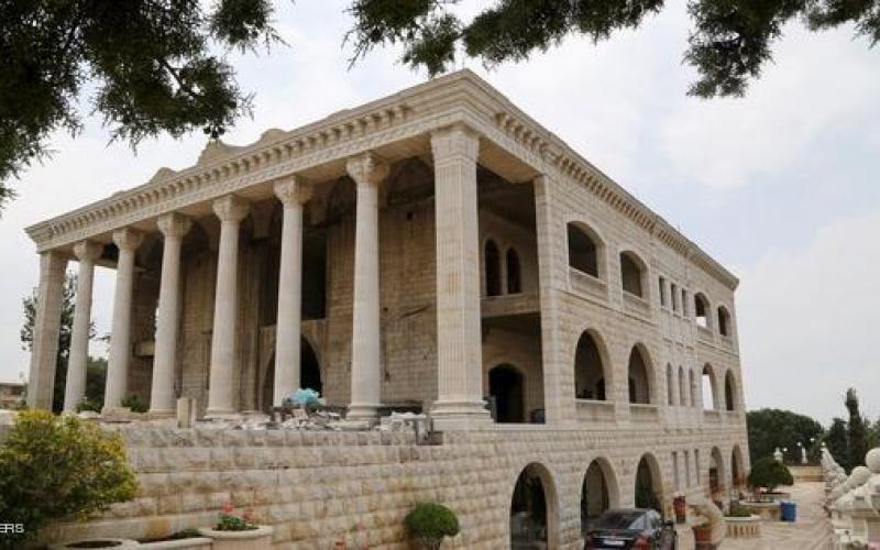 صور:مزيارة.. هندسة معمارية غريبة
