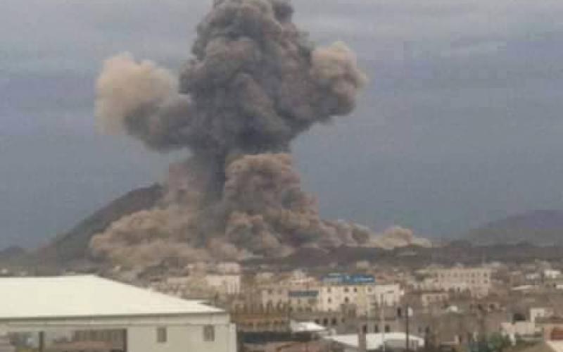 صور: قصف عنيف لمواقع الحوثيين باليمن