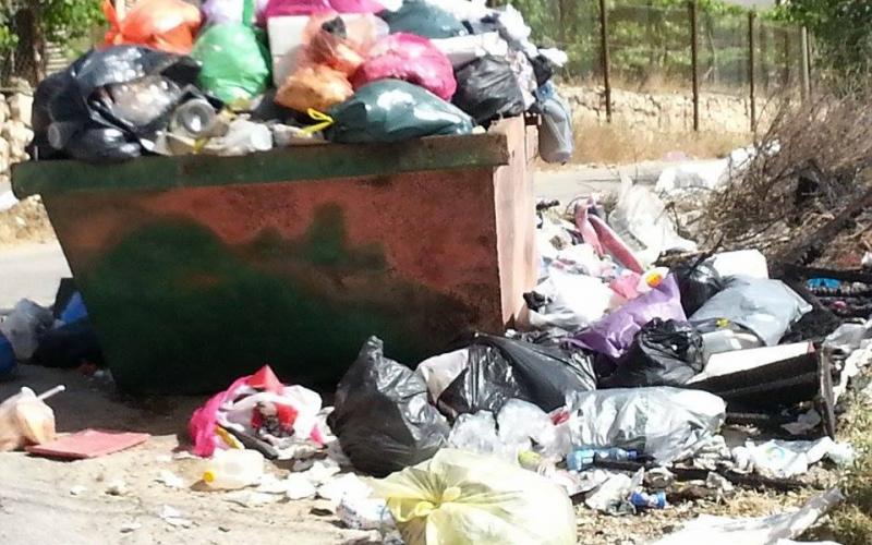 صور: تراكم القمامة يزعح أهالي الخليل