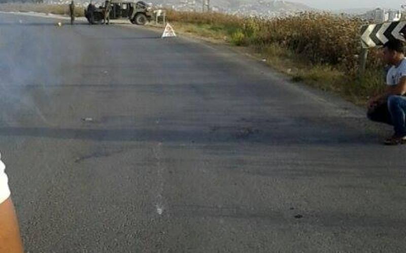 بالصور: الاحتلال يغلق حاجزين شرق نابلس