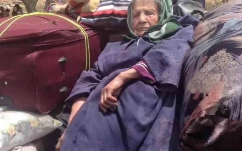 بالصور: وفاة مسنة خلال انتظارها على معبر رفح
