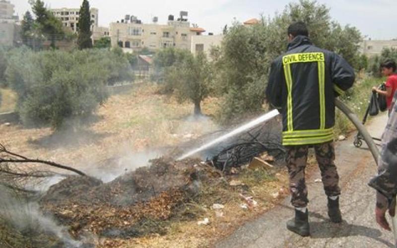 صور: إخماد حريق في بيت لحم
