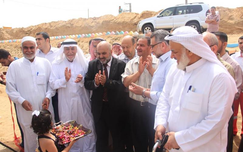 بالصور: بلدية دير البلح تفتتح النادي البحري