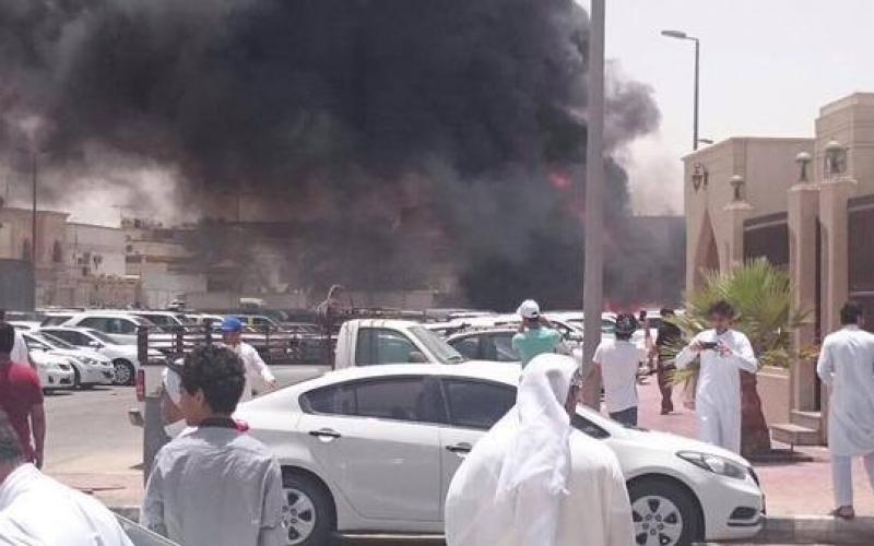صور: انفجار قرب مسجد شيعي بالسعودية