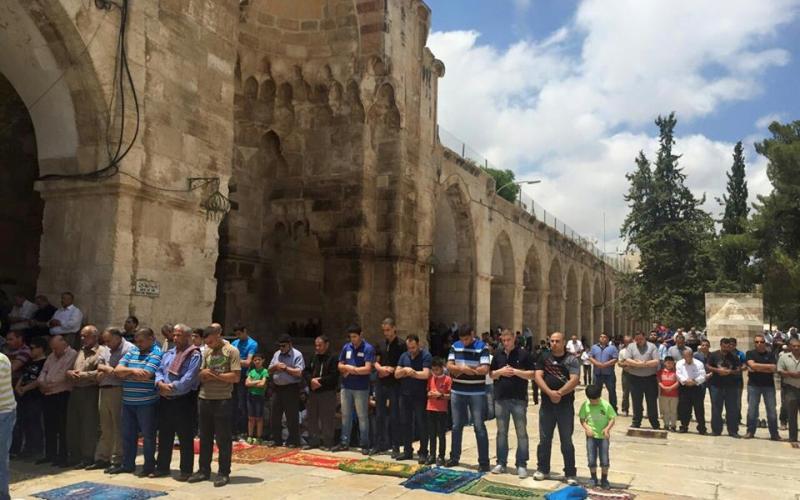 صور: صلاة الجمعة في المسجد الأقصى