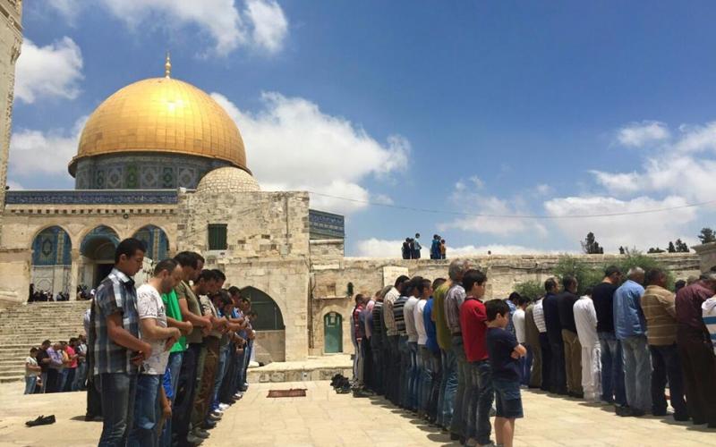 صور: صلاة الجمعة في المسجد الأقصى