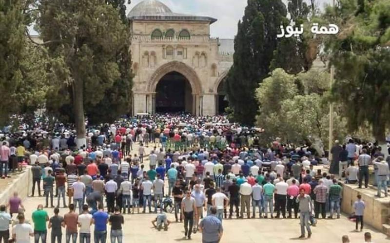 صور: صلاة الجمعة في المسجد الأقصى