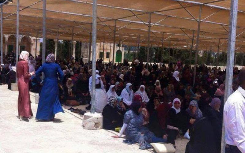 صور: صلاة الجمعة في المسجد الأقصى