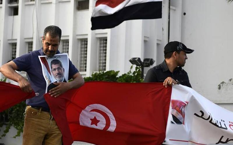 صور: مظاهرات بتونس ضد أحكام الإعدام بمصر
