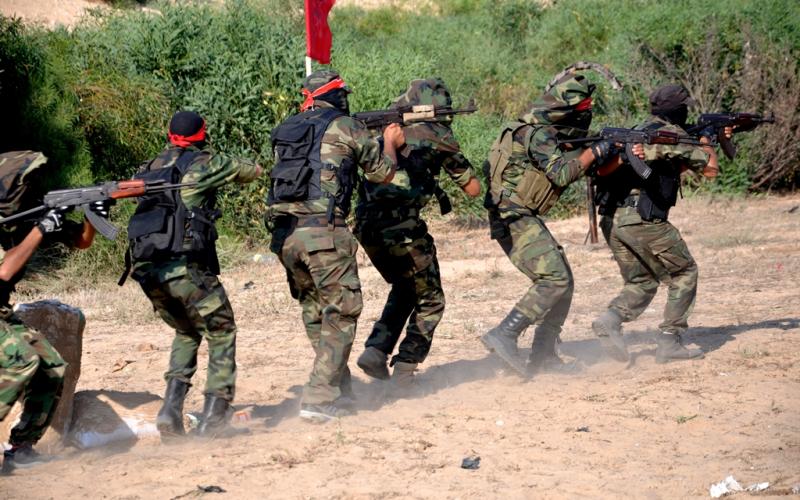 بالصور: "المقاومة الوطنية" تخرج دورية عسكرية برفح