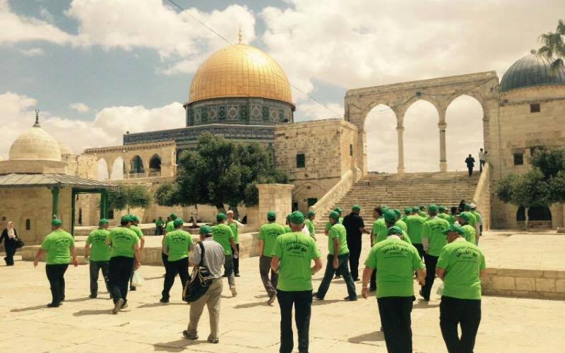 صور: شباب  "معسكر التواصل مع القدس"