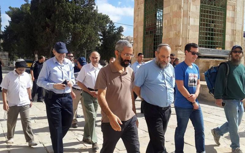 بالصور: مستوطنون يقتحمون الأقصى