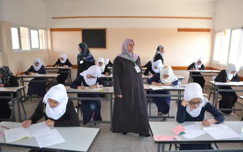 بالصور: تعليم الوسطى يتفقد امتحانات الثانوية