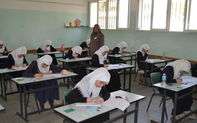 بالصور: تعليم الوسطى يتفقد امتحانات الثانوية