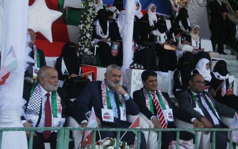 صور: حفل زفاف 4000 عريس بغزة