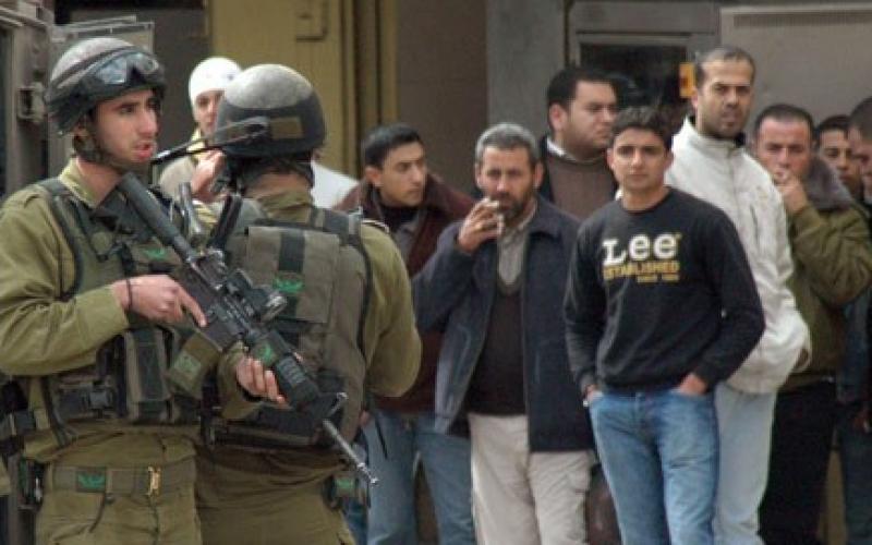 الاحتلال اعتقل (285) فلسطينيًا الشهر الماضي