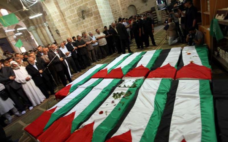 صور.. صلاة الجنازة على الشهداء بإمامة هنية