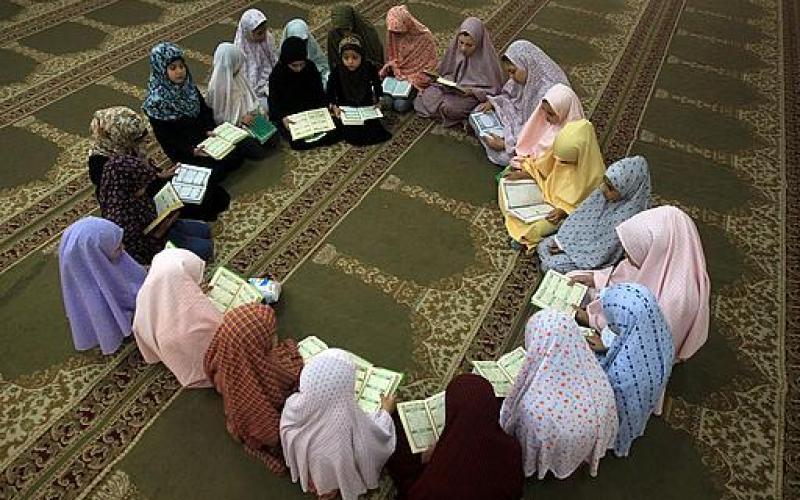 صور.. مبصرون ومكفوفون يحفظون القرآن بغزة