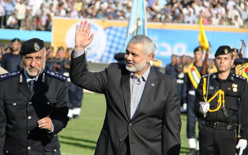 صور..تخريج أول دفعة من كلية الشرطة بحضور هنية
