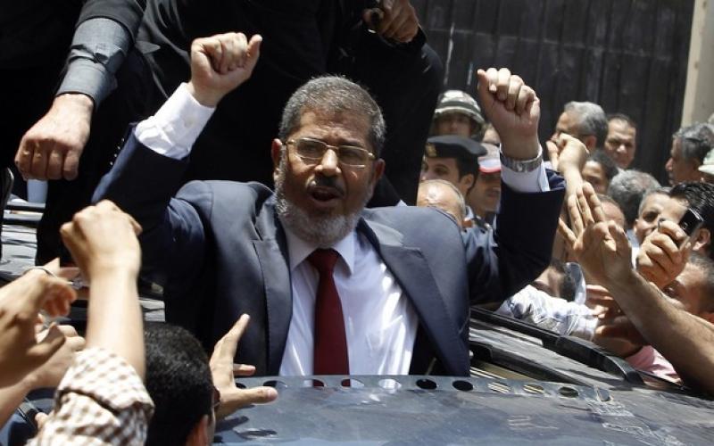 بالصور.. الأفراح تعم مصر بفوز "مرسي"