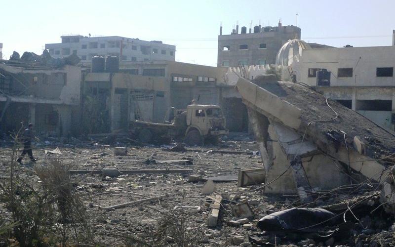 صور.. قصف عنيف لموقع السرايا الحكومي بغزة