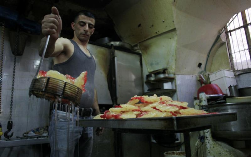 صور: حلويات "المشبّك" بنكهة مقدسية