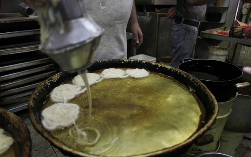 صور: حلويات "المشبّك" بنكهة مقدسية