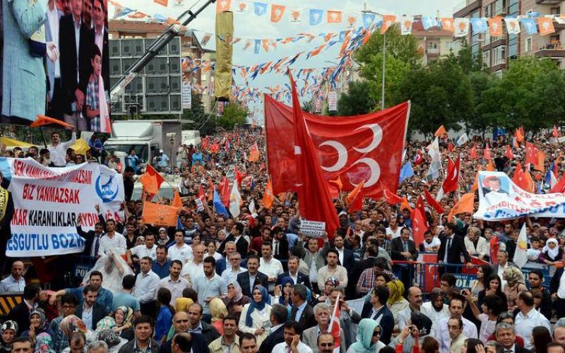 صور: مئات الآلاف تأييداً لأردوغان بأنقرة