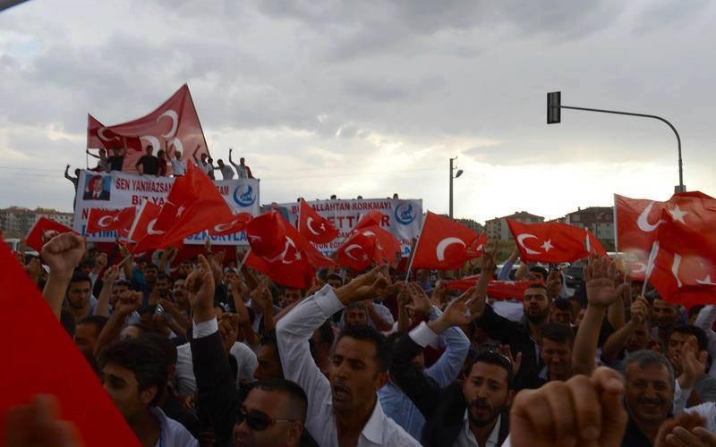 صور: مئات الآلاف تأييداً لأردوغان بأنقرة