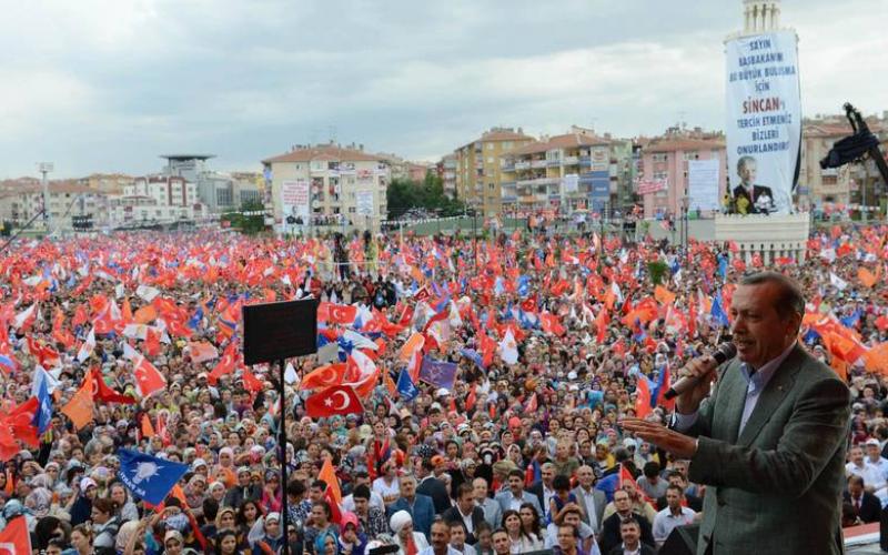 صور: مئات الآلاف تأييداً لأردوغان بأنقرة