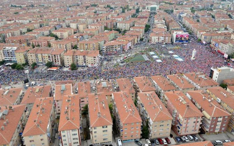 صور: مئات الآلاف تأييداً لأردوغان بأنقرة