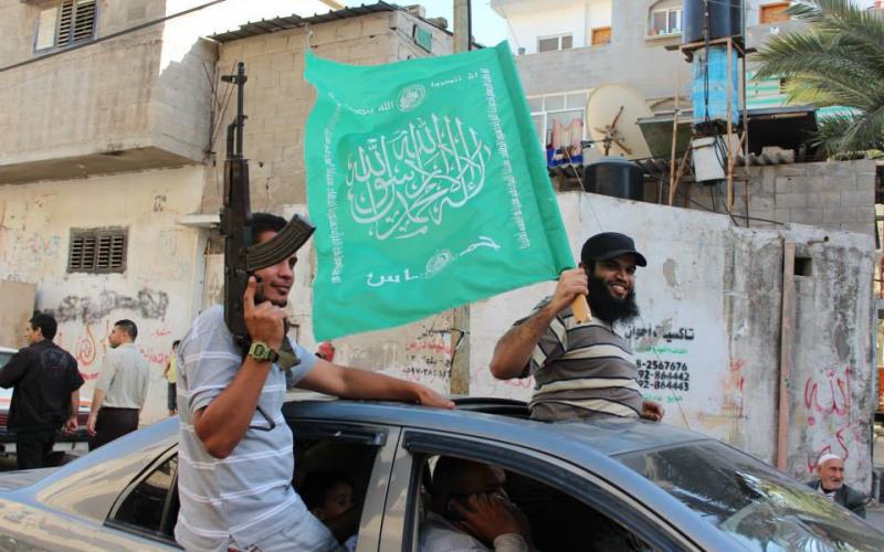بالصور: مصر تفرج عن معتقل من غزة
