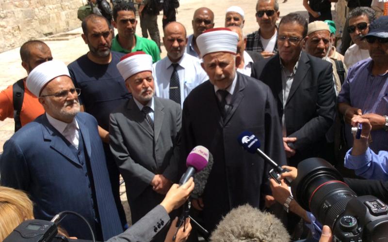 بالصور: هل بدأ الاحتلال بفرض تقسيم الأقصى زمنيًا؟!