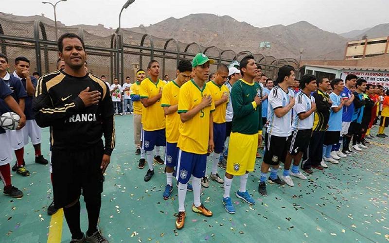 صور: البيرو تطلق كأس العالم للسجناء
