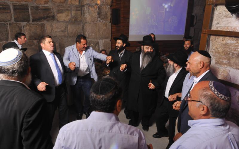 صور: الاحتلال يحفر أنفاق أسفل الأقصى