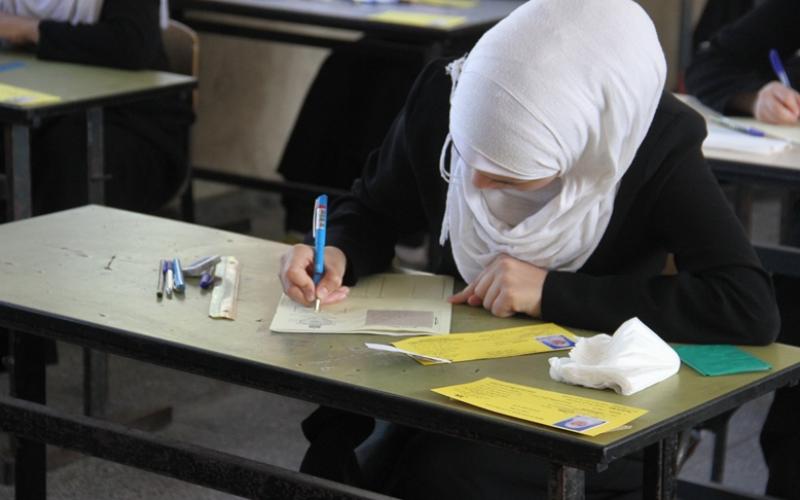 صور: بدء امتحان الثانوية العامة في غزة