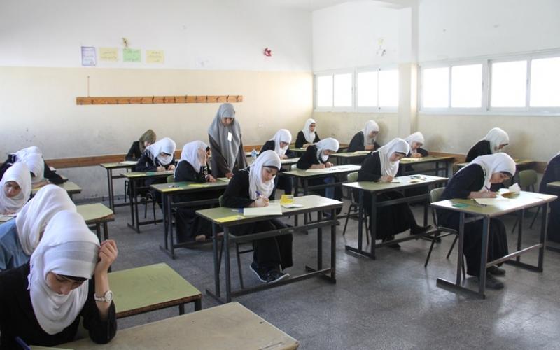 صور: بدء امتحان الثانوية العامة في غزة
