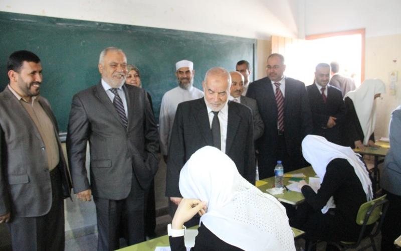 صور: بحر والوزراء الجدد يتفقدون التوجيهي