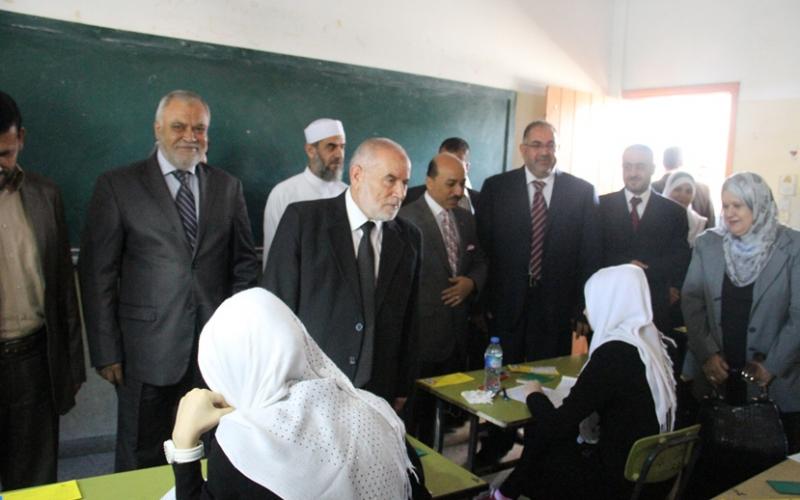 صور: بحر والوزراء الجدد يتفقدون التوجيهي
