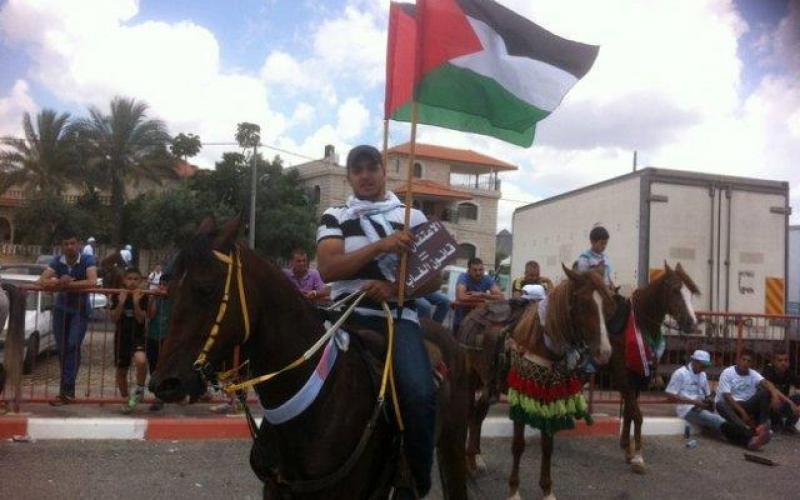 بالصور: مسيرة خيول تضامناً مع الأسرى