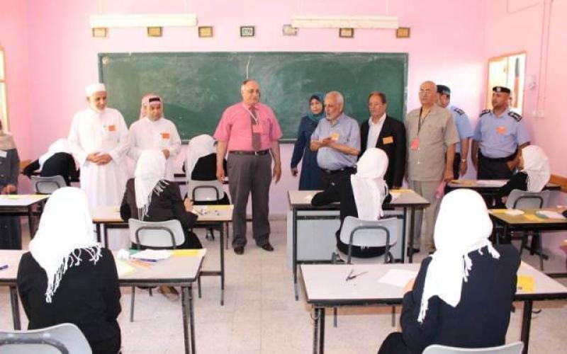 صور: انطلاق اليوم الأول للتوجيهي بخانيونس