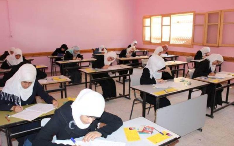 صور: انطلاق اليوم الأول للتوجيهي بخانيونس