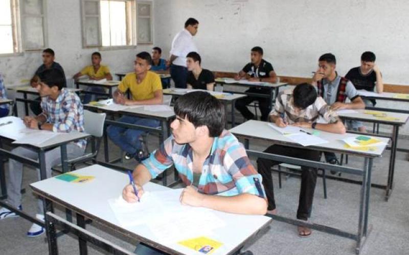 صور: انطلاق اليوم الأول للتوجيهي بخانيونس