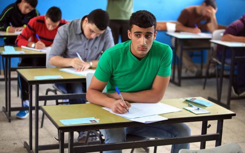 بالصور: ارتياح بين طلبة التوجيهي باليوم الأول