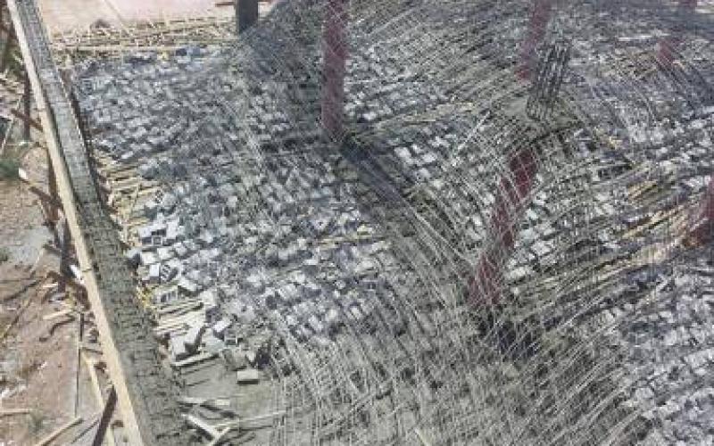 صور: إصابة 10 بانهيار سقف مبنى بطولكرم‎